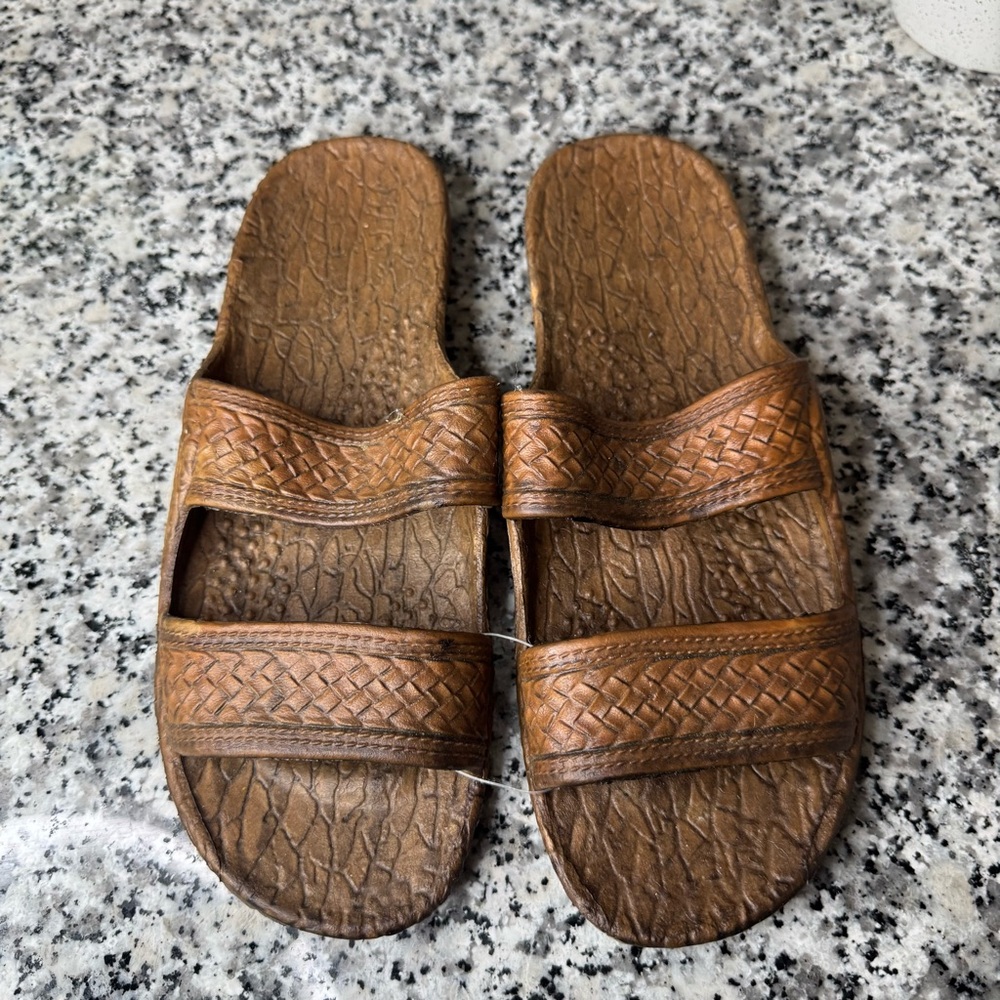 Pali Hawaii NWOT Classic Sandals in Brown Size 9